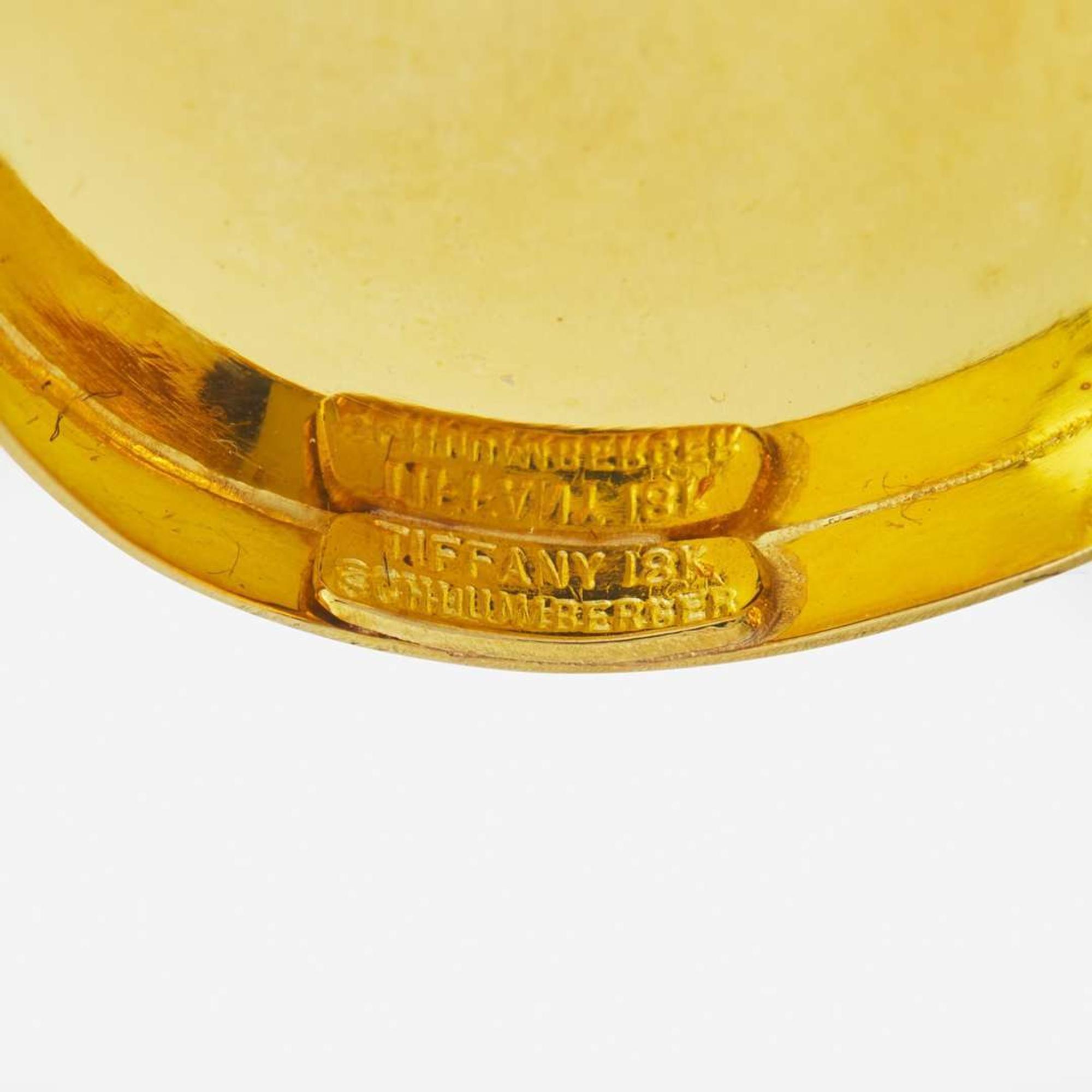 An 18K Yellow Gold Pill Box by Schlumberger for Tiffany & Co. Jean Schlumberger, Tiffany & Co.
