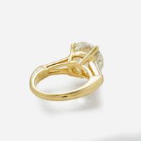 A Ladies Diamond and 18K Yellow Gold Ring 5.85 Carat Round Brilliant Diamond, GIA Certified