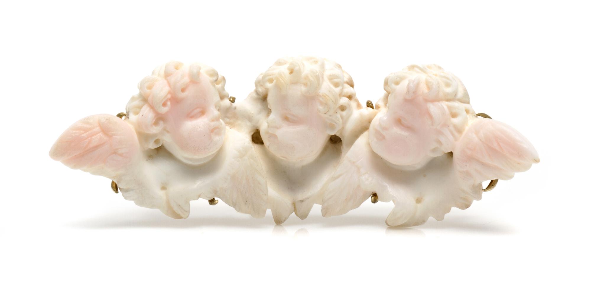 A Yellow Gold and Conch Shell Brooch, 10.80 dwts.