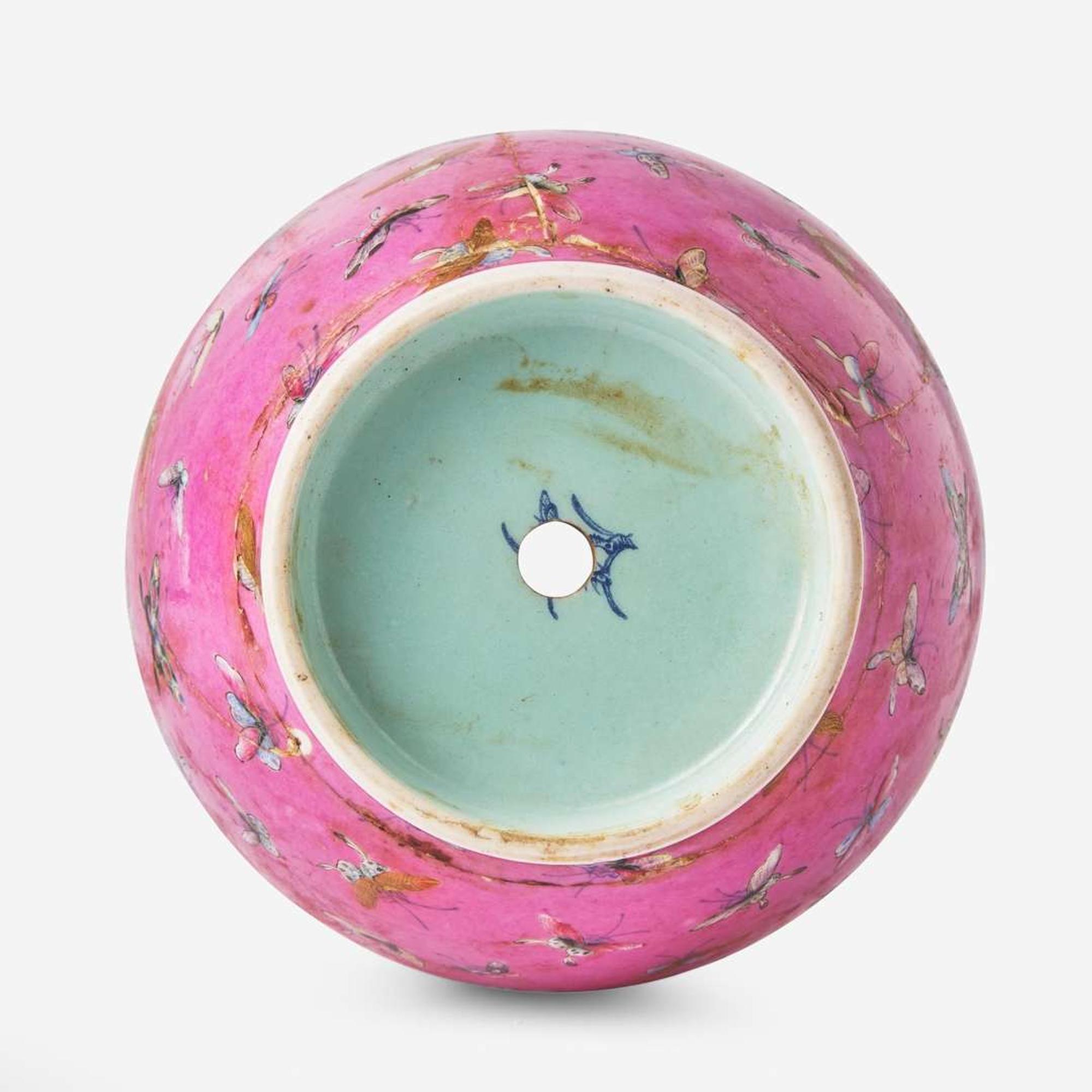 A Chinese pink-ground "Butterflies" vase 胭脂地蝴蝶瓶 19th century ????