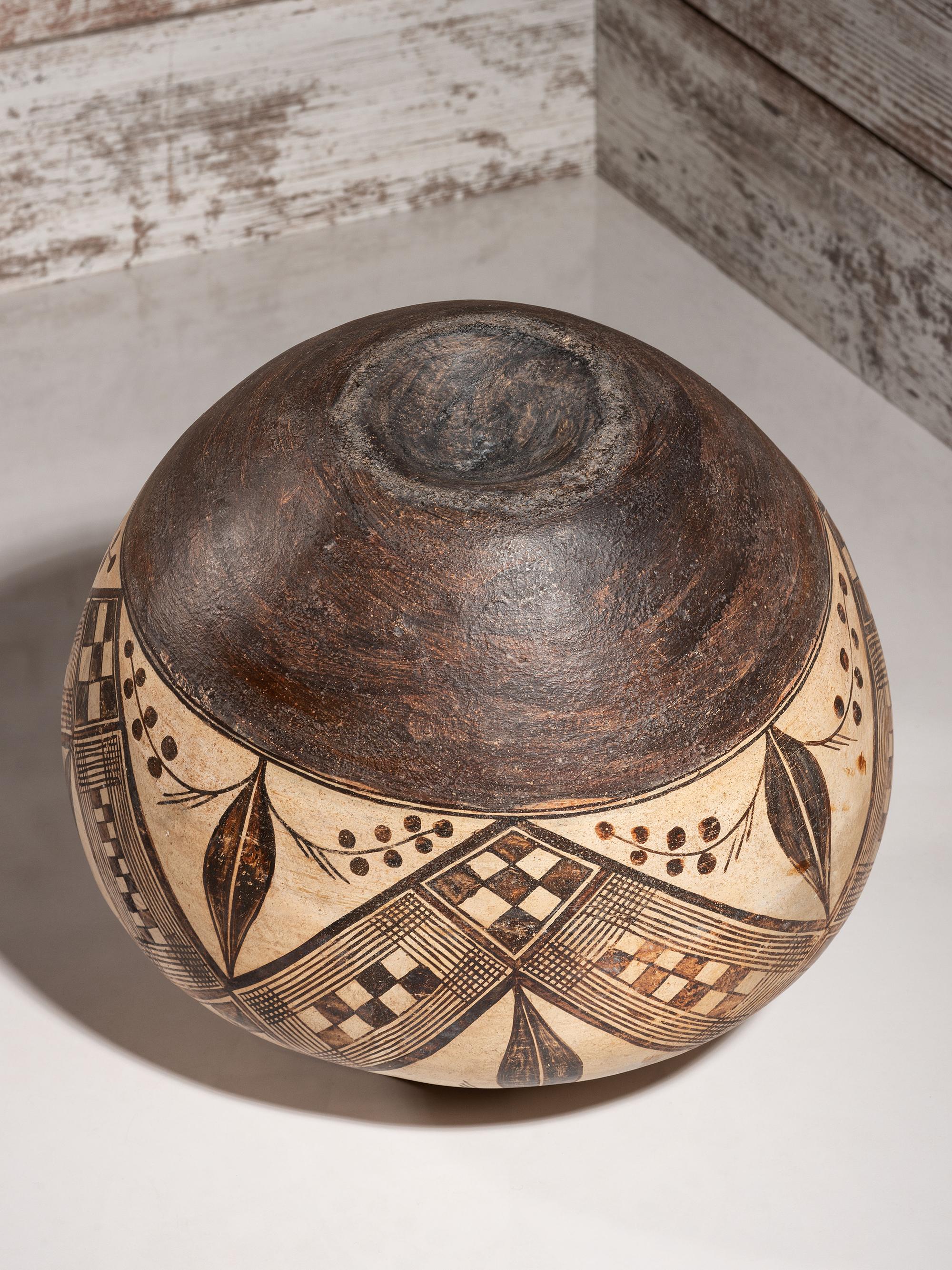 Acoma/Laguna Pottery Jar