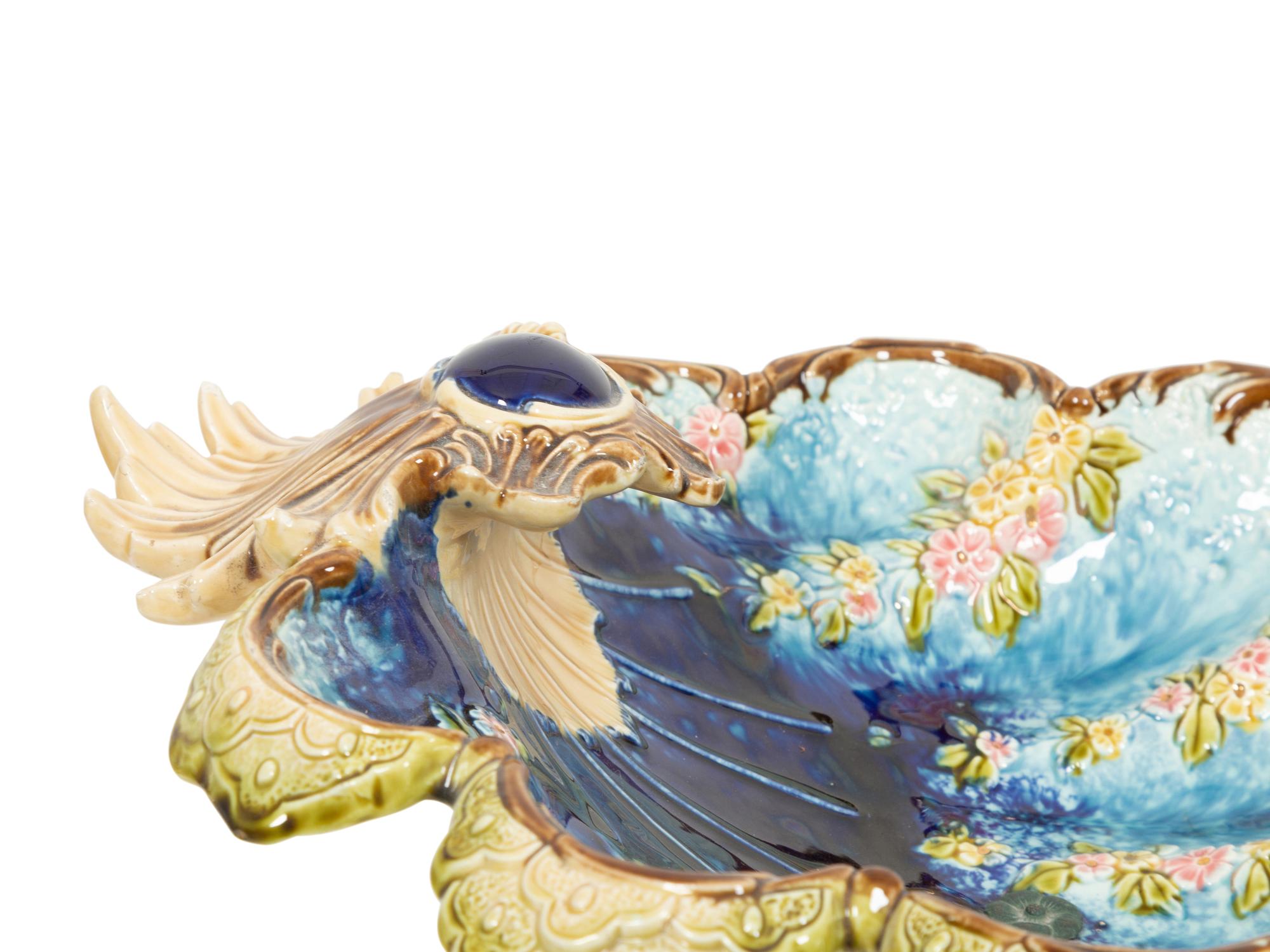 An Italian Majolica Center Piece