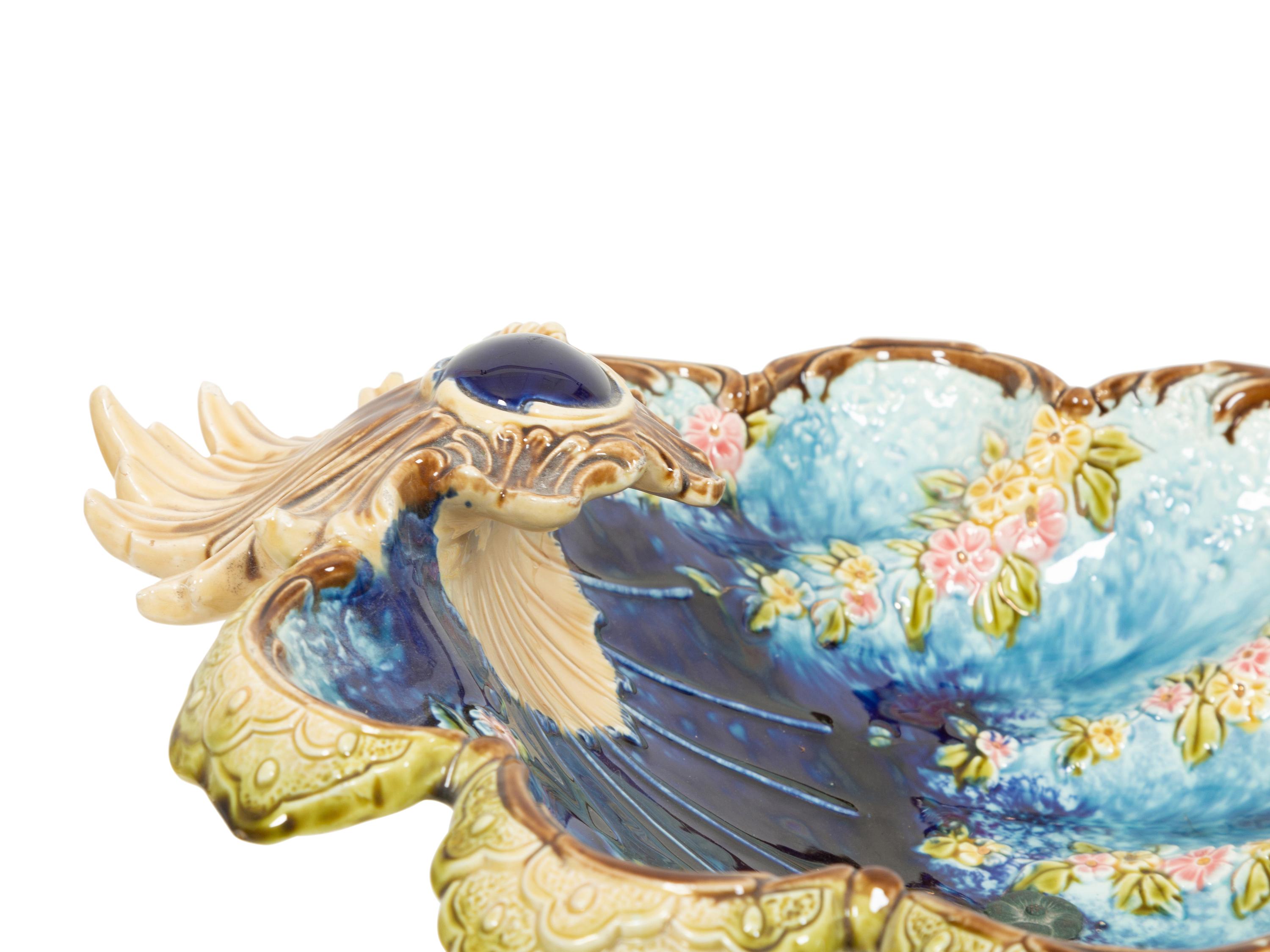 An Italian Majolica Center Piece