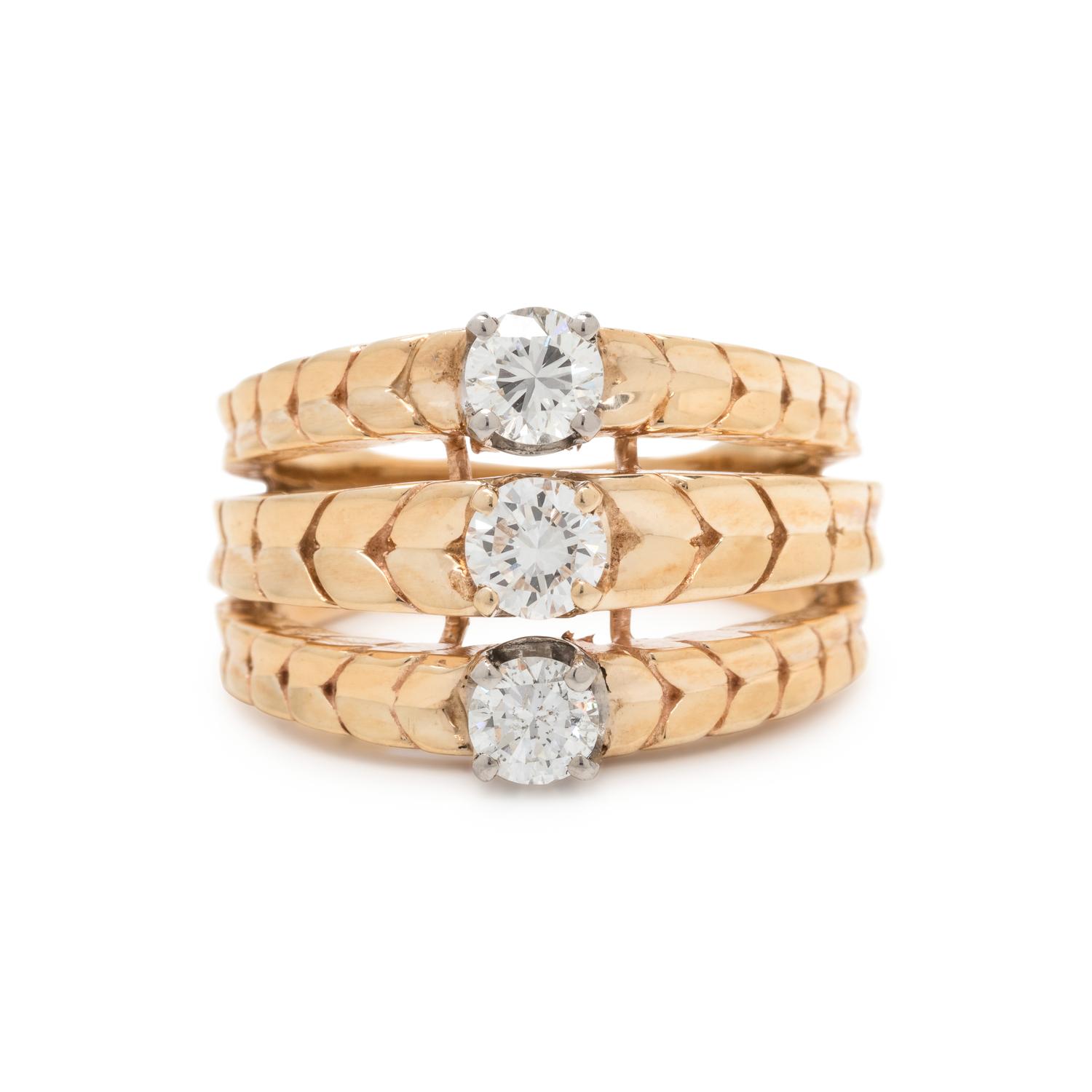 YELLOW GOLD AND DIAMOND RING