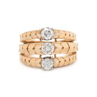 YELLOW GOLD AND DIAMOND RING