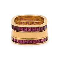 MARVIN SCHLUGER, YELLOW GOLD AND RUBY RING SET