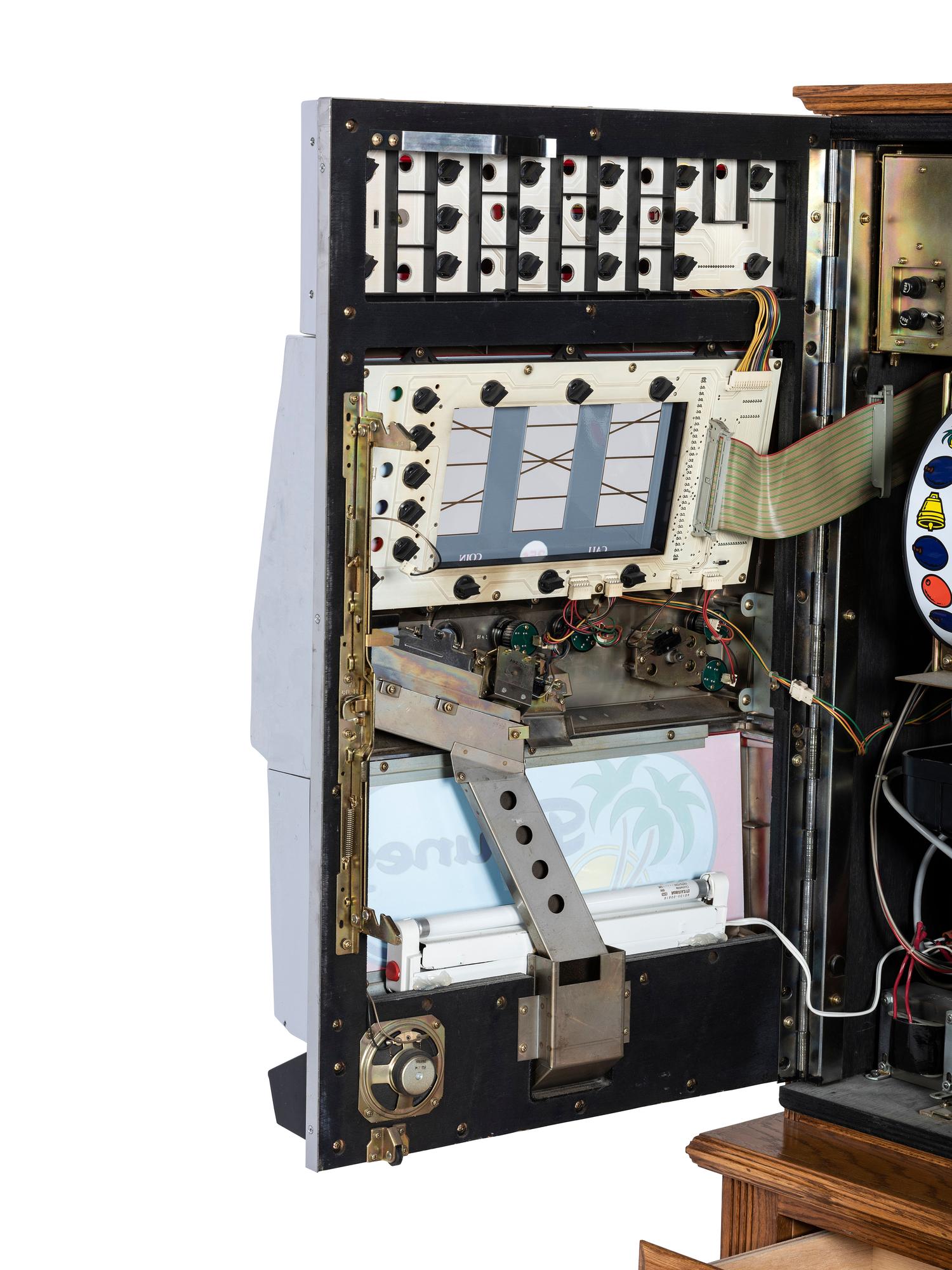 An Asahi Seiko Dunes Casino 25 Cent Electric Slot Machine