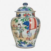 A Chinese wucai-decorated porcelain large jar and cover 五彩带盖大罐 17th century ????
