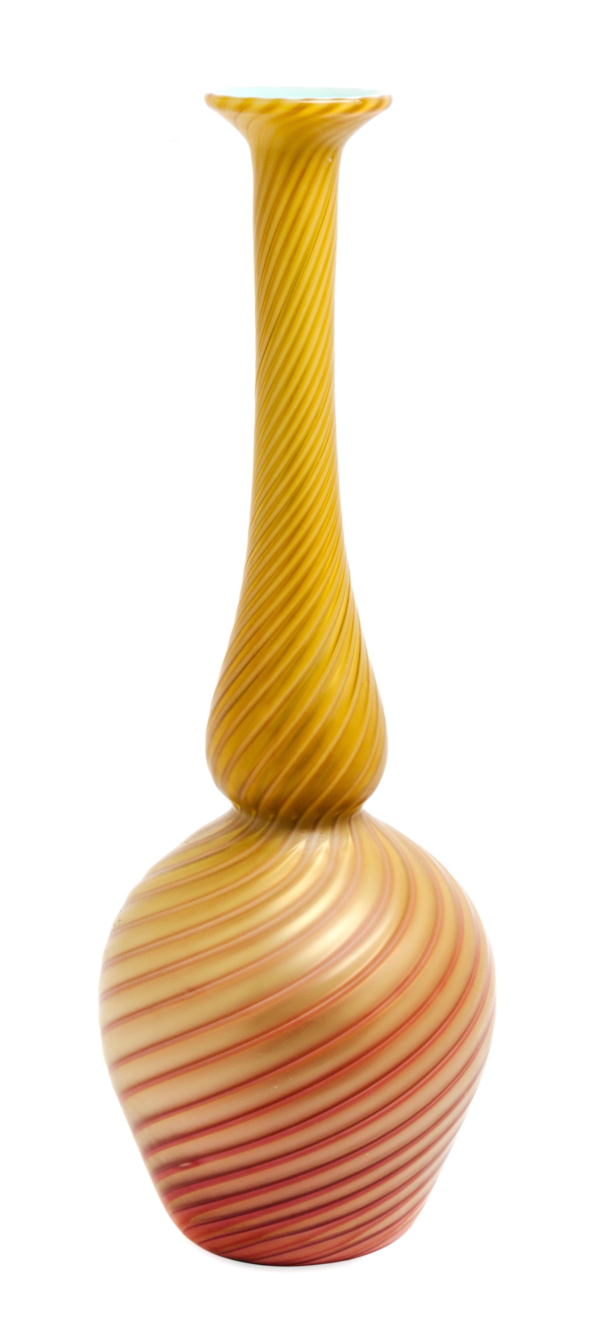 Stevens and Williams, FIRST HALF 20TH CENTURY, a large Pompeian Swirl glass vase