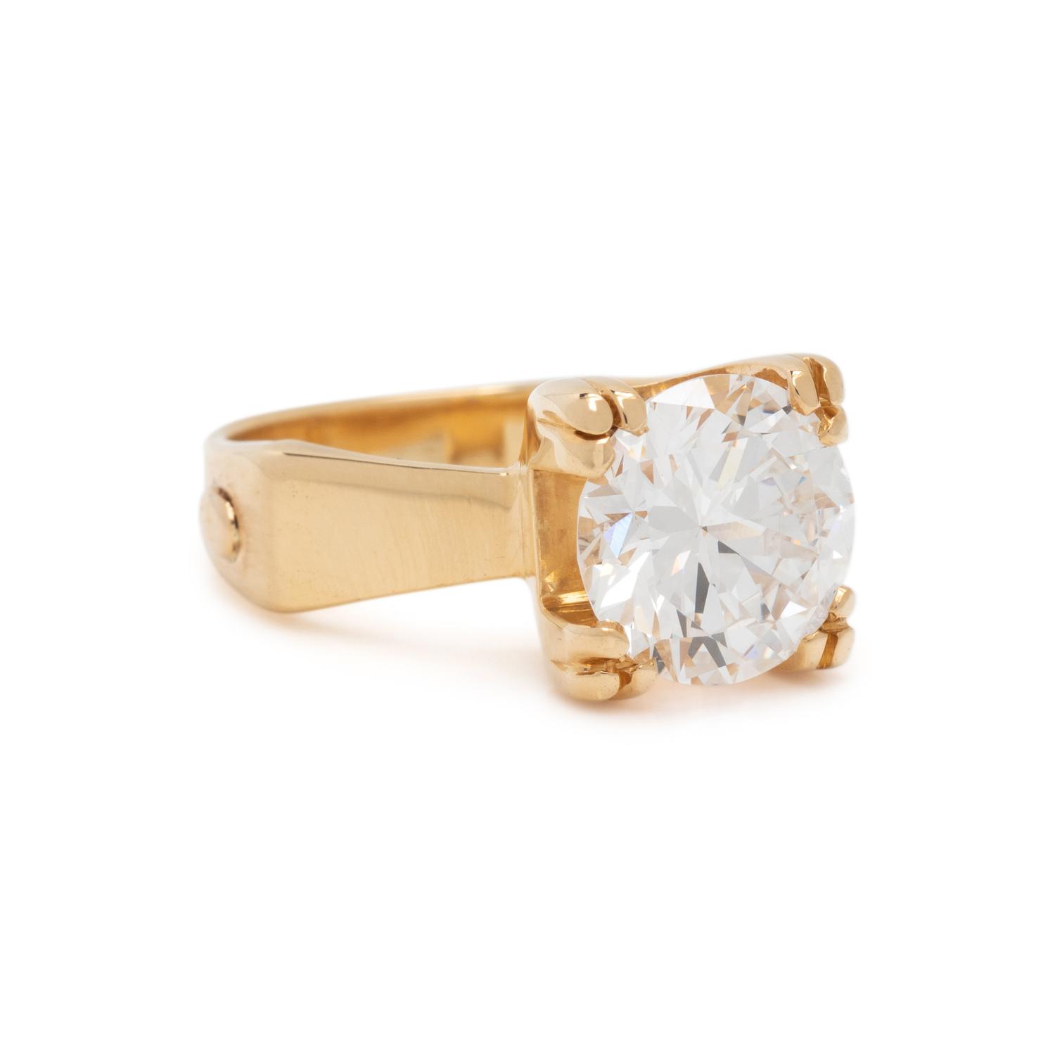 DIAMOND RING