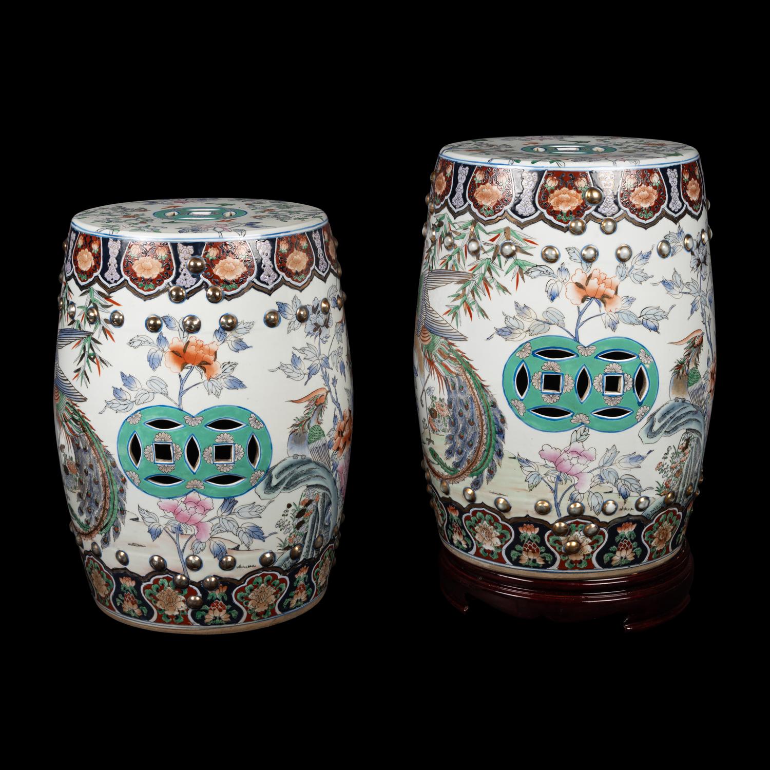 A Pair of Chinese Famille Rose Porcelain Garden Stools, 20th Century — 近代 粉彩花鳥瓷鼓凳一對
