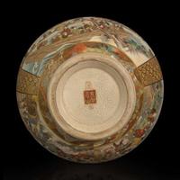 A finely-decorated Satsuma-type vase, Okamoto Ryozan 日本萨摩烧风格瓷瓶 亮山造 Meiji period ??