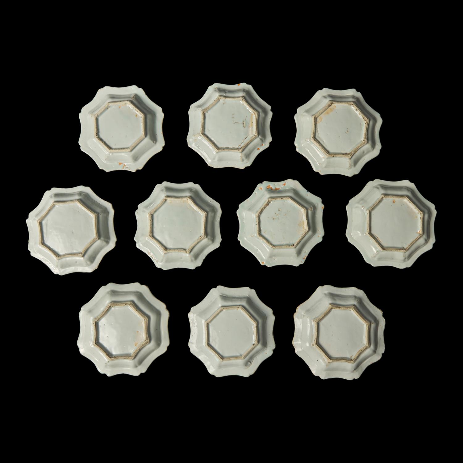 A Matched Set of Ten Chinese Lobed Ko-Sometsuke Dishes for the Japanese Market, 17th Century 十七世紀 古染付青花葵口碟一套十件