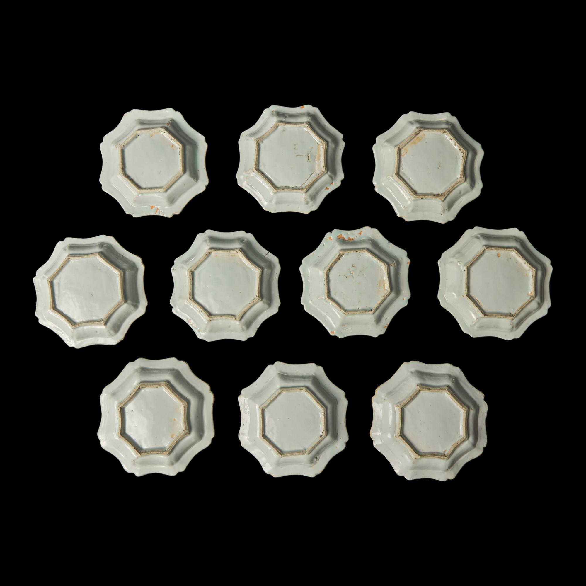 A Matched Set of Ten Chinese Lobed Ko-Sometsuke Dishes for the Japanese Market, 17th Century 十七世紀 古染付青花葵口碟一套十件