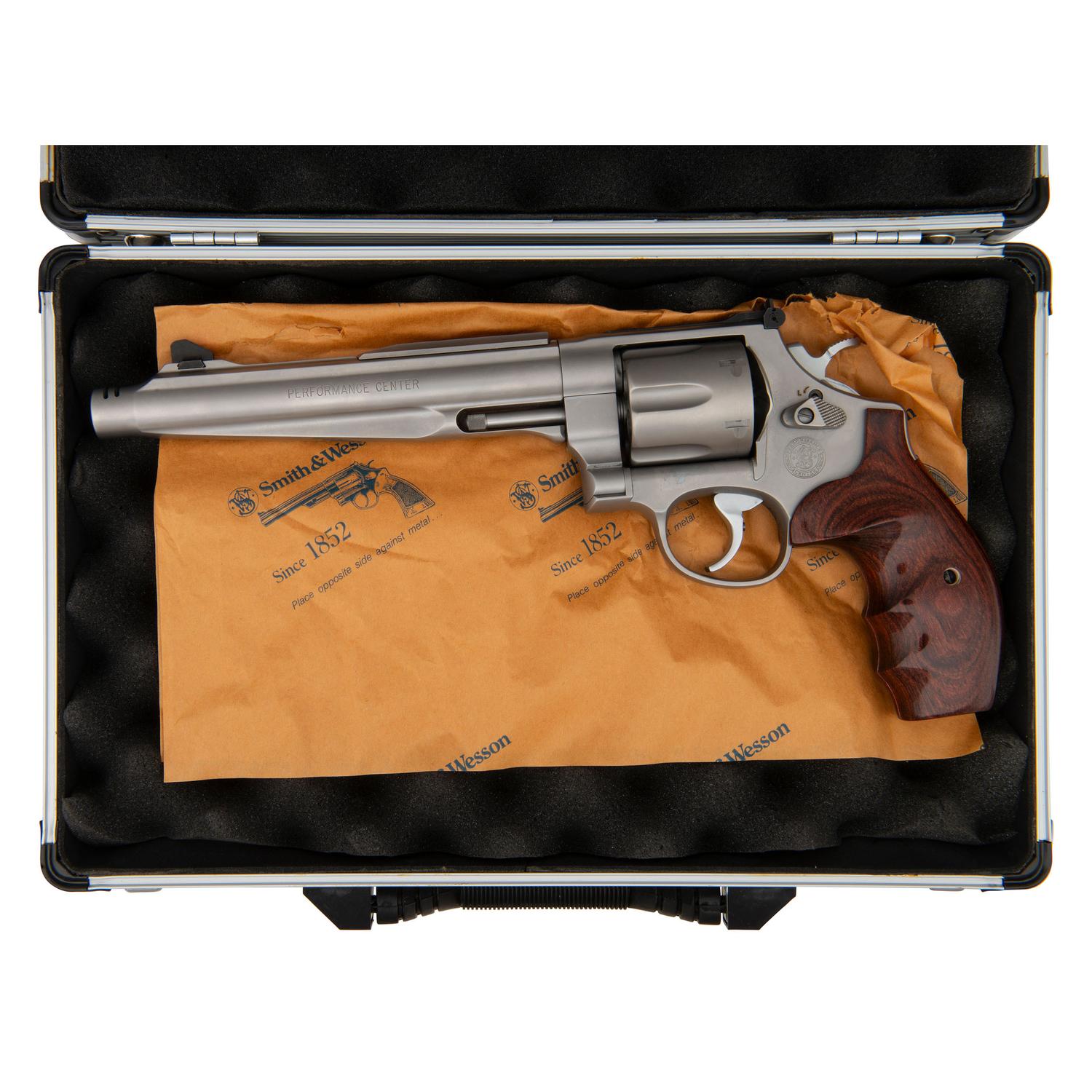 *Smith & Wesson Performance Center Model 629-6 in Box with Accessories