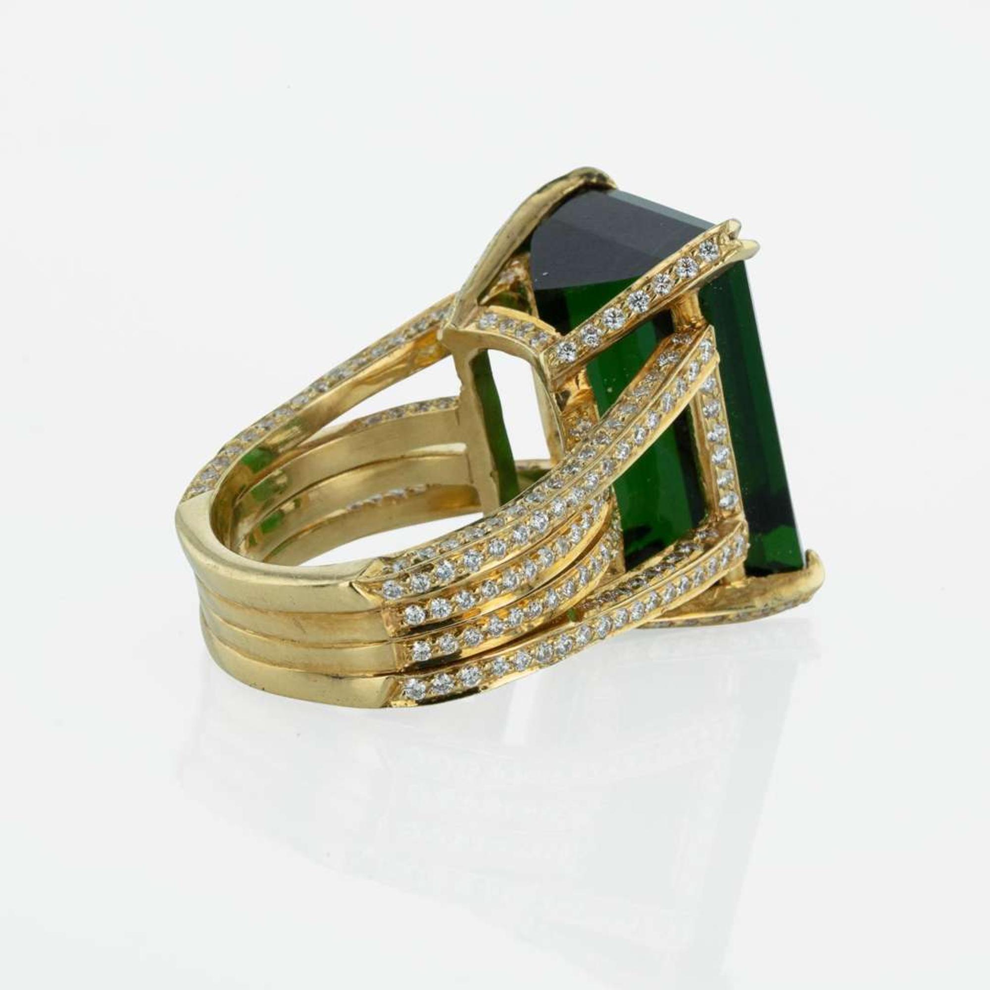 An 18K Yellow Gold, Green Tourmaline, and Diamond Ring