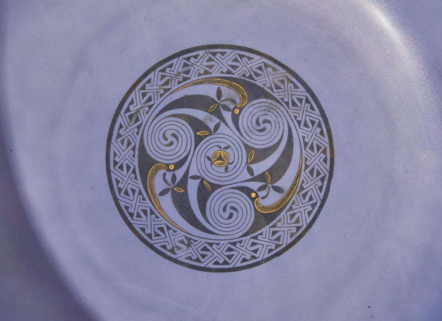 A Large Bue "Celtic Ornaments" Pattern Bowl, UK, circa 1919