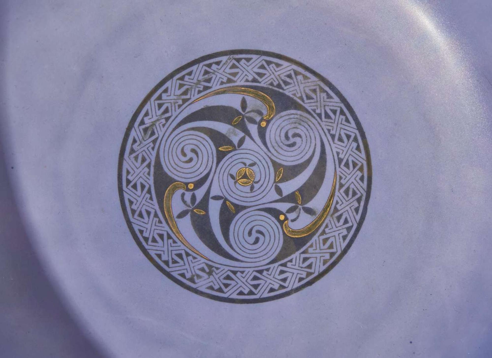 A Large Bue "Celtic Ornaments" Pattern Bowl, UK, circa 1919