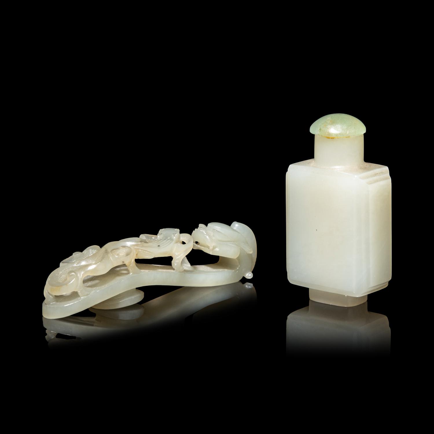 Two Chinese Pale Celadon Jade Scholar's Objects, 18th/19th Century 清中期 青白玉龍鈎及素面鼻烟壺