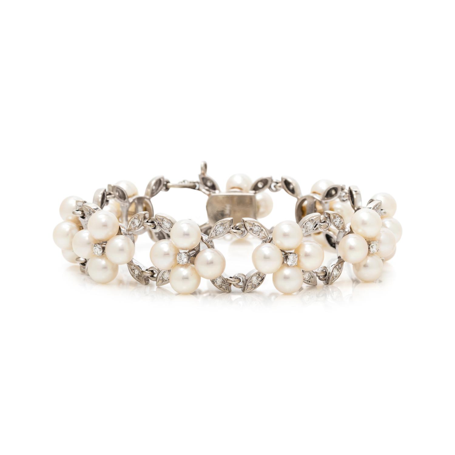 CULTURED PEARL AND DIAMOND BRACELET