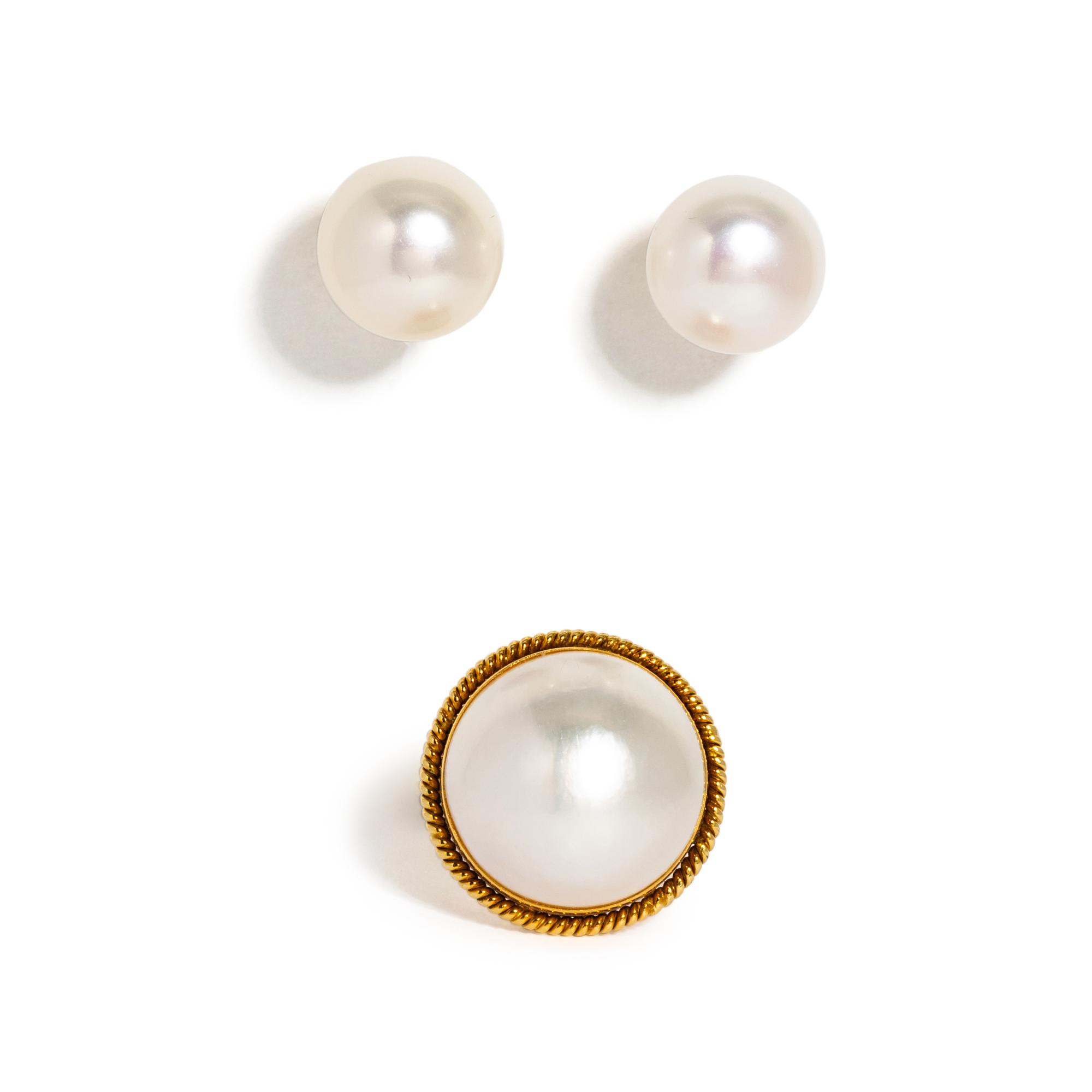 COLLECTION OF YELLOW GOLD AND CULTURED PEARL JEWELRY