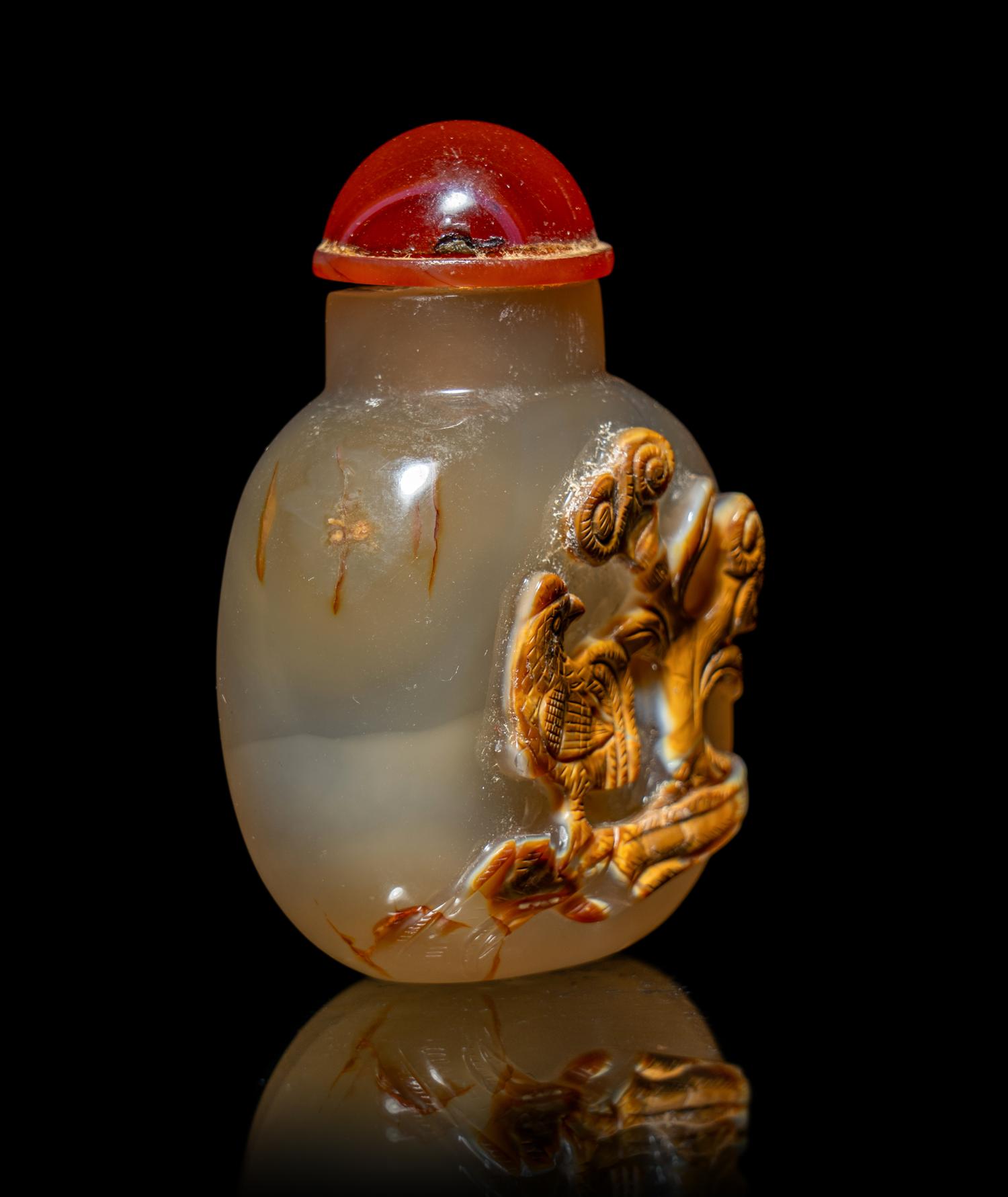 A Chinese Carved Agate Snuff Bottle