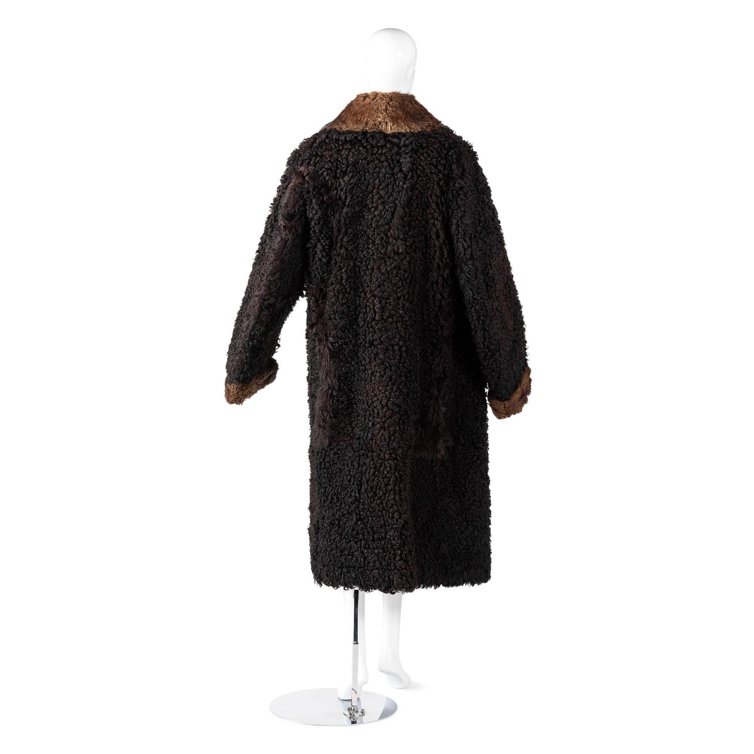 [WESTERN AMERICANA]. Buffalo coat with gauntlets.