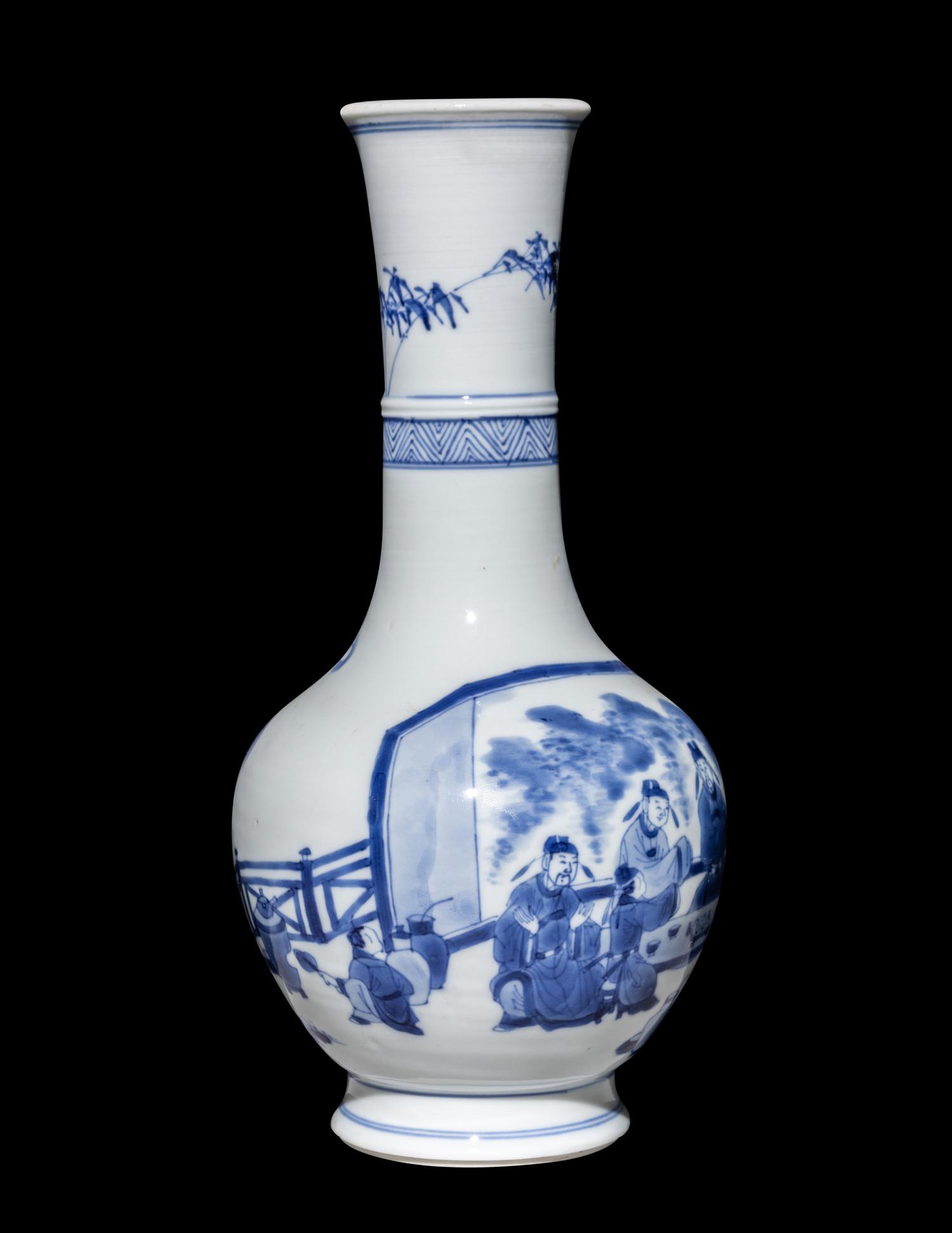 A Chinese Blue and White Porcelain Bottle Vase
