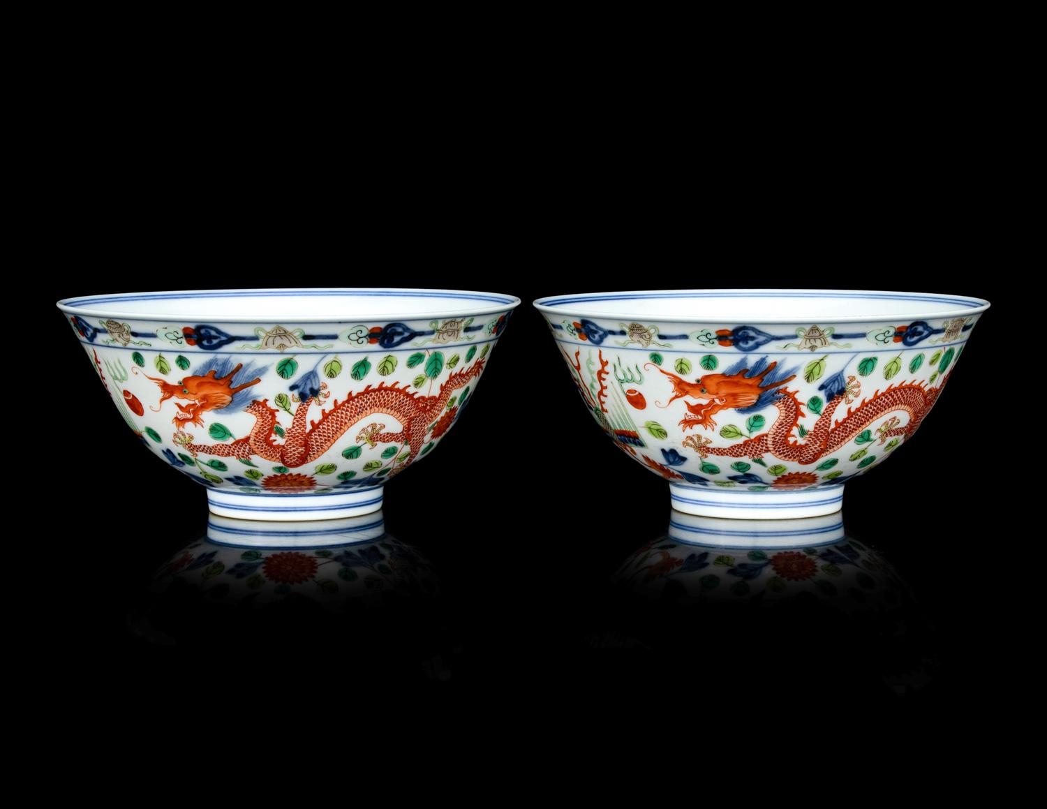 A Pair of Chinese Wucai Porcelain 'Dragon and Phoenix' Bowls