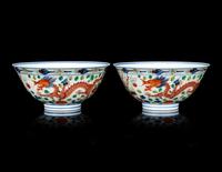 A Pair of Chinese Wucai Porcelain 'Dragon and Phoenix' Bowls