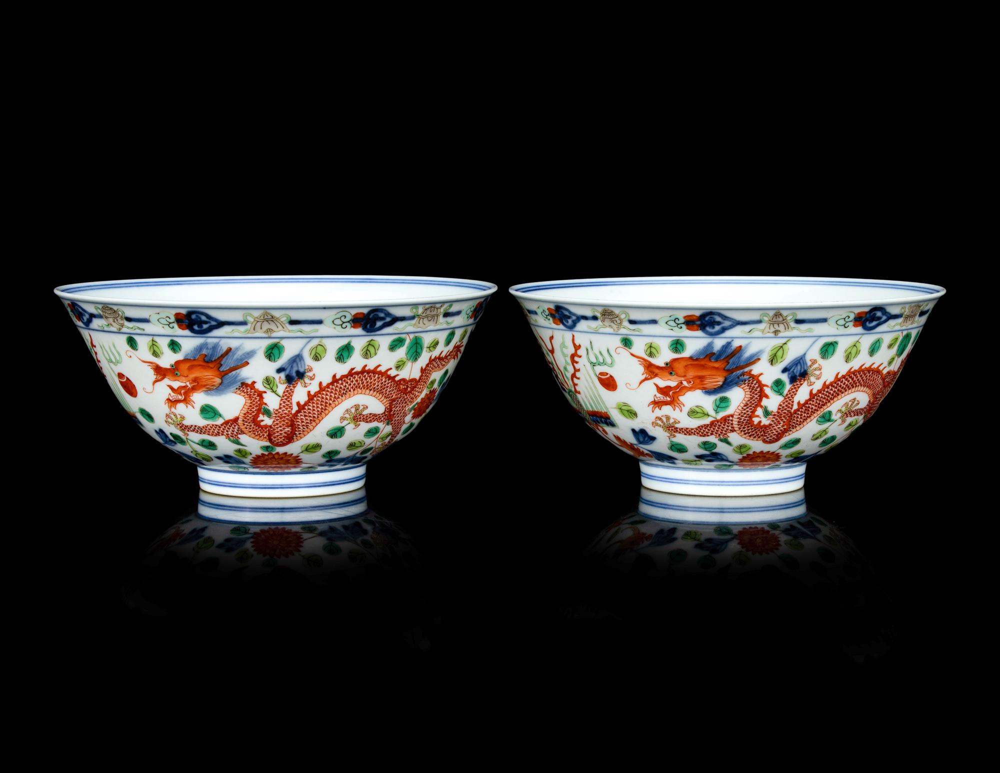 A Pair of Chinese Wucai Porcelain 'Dragon and Phoenix' Bowls