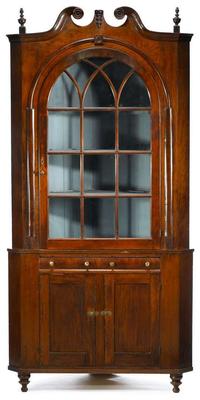 Walnut corner cupboard first quarter 19th century
