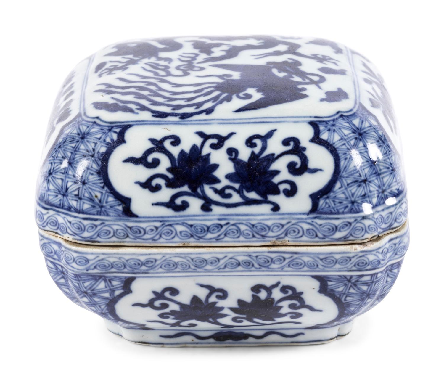 A Chinese Blue and White Porcelain Box and Cover