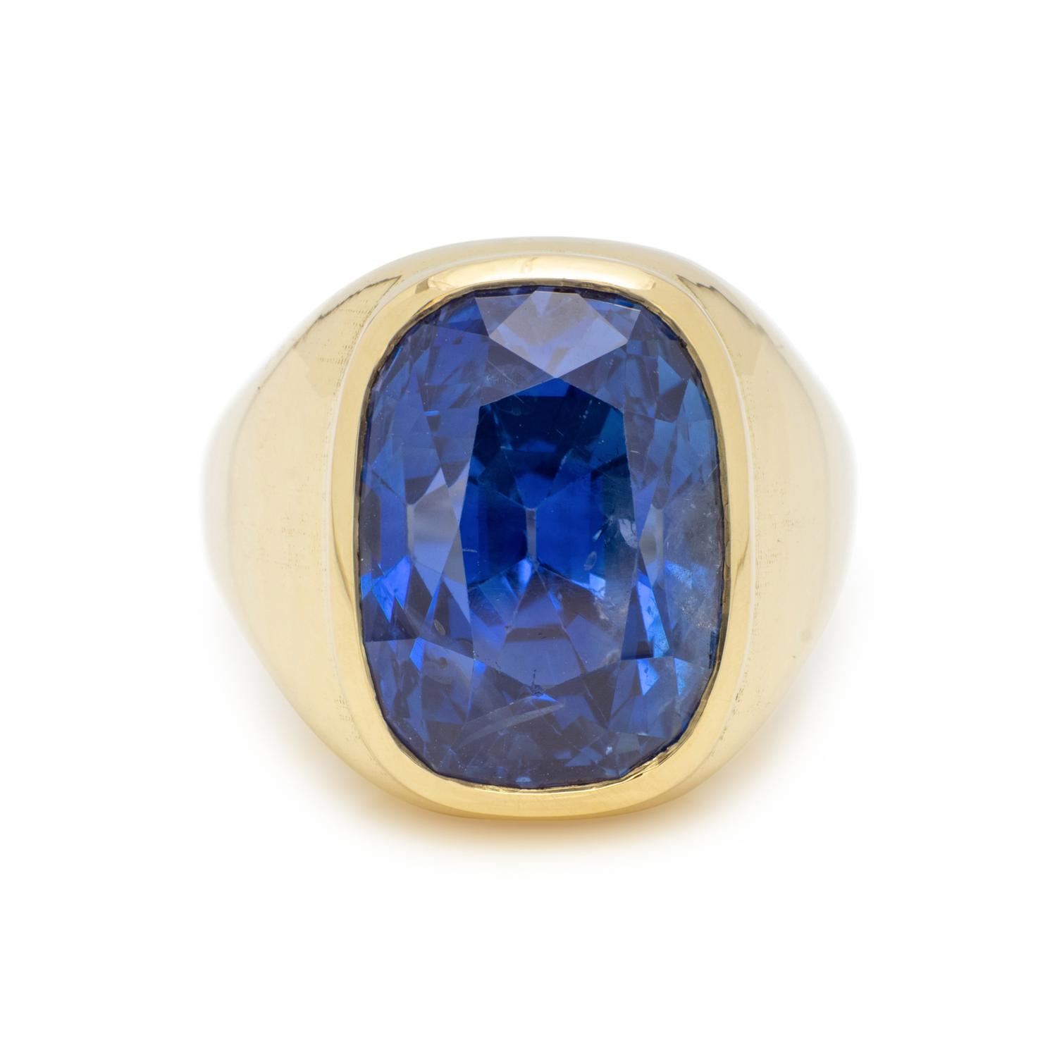 YELLOW GOLD AND SAPPHIRE RING