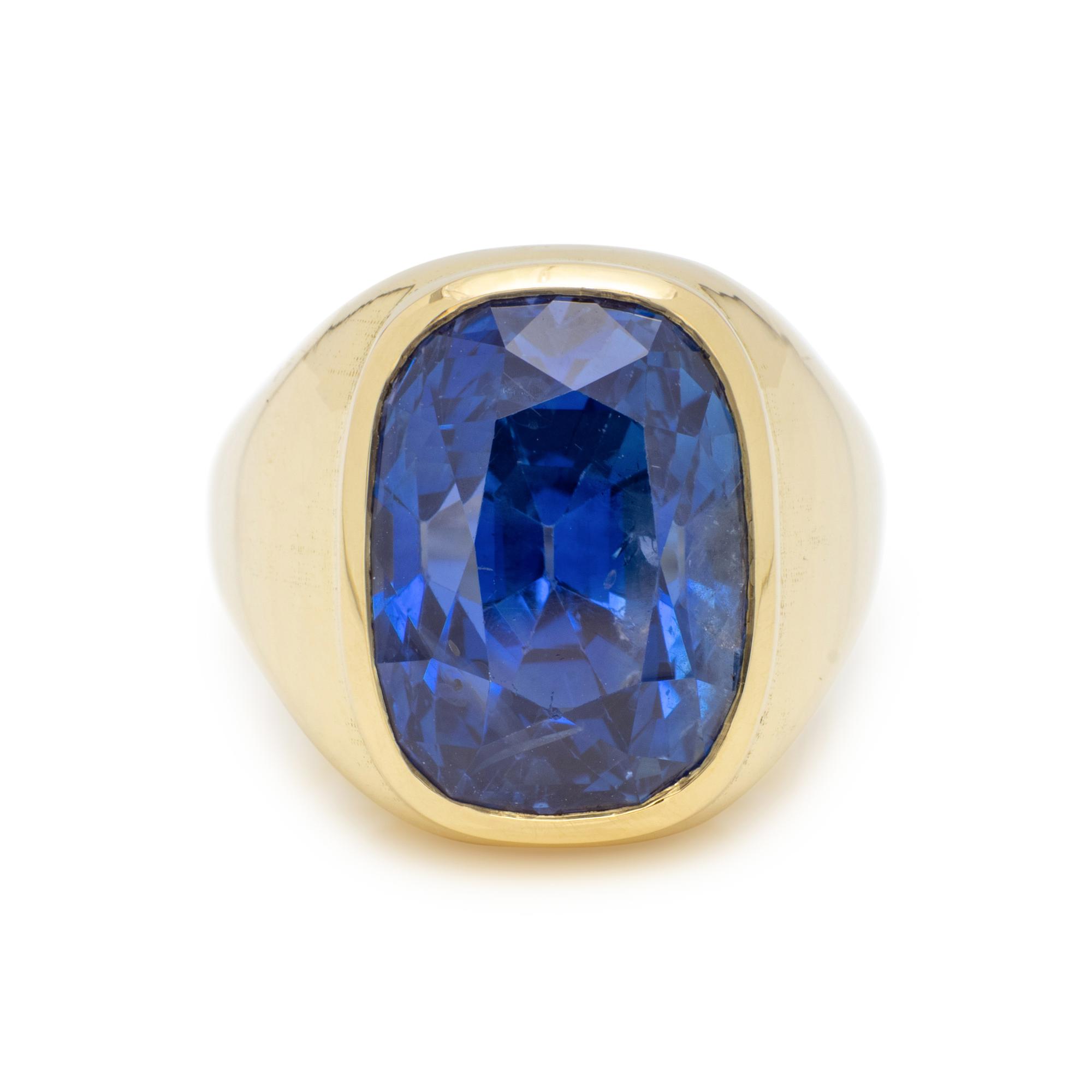 YELLOW GOLD AND SAPPHIRE RING