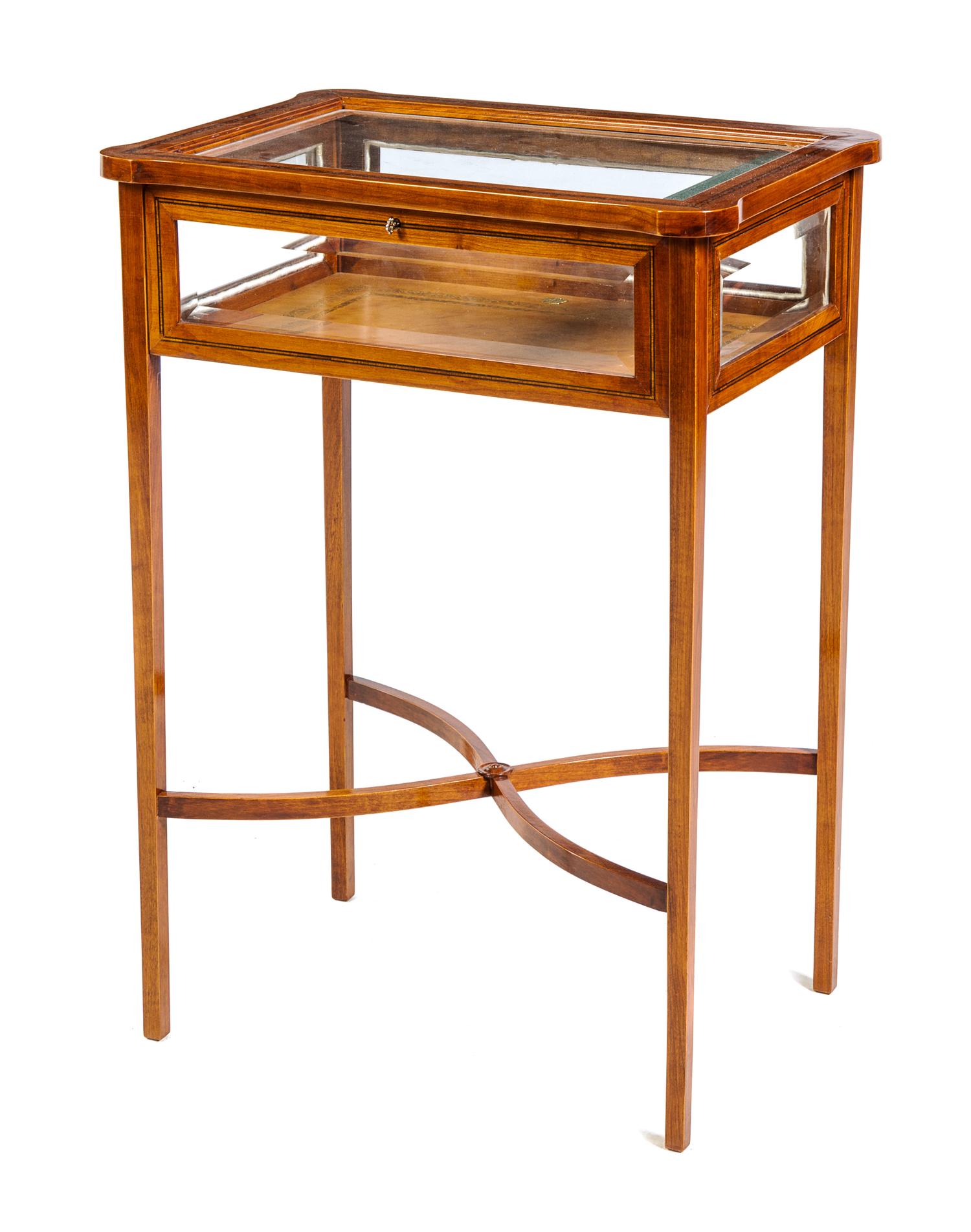 A Regency Style Mahogany Vitrine Table Height 29 x width 21 x depth 14 3/4 inches. — 20TH CENTURY