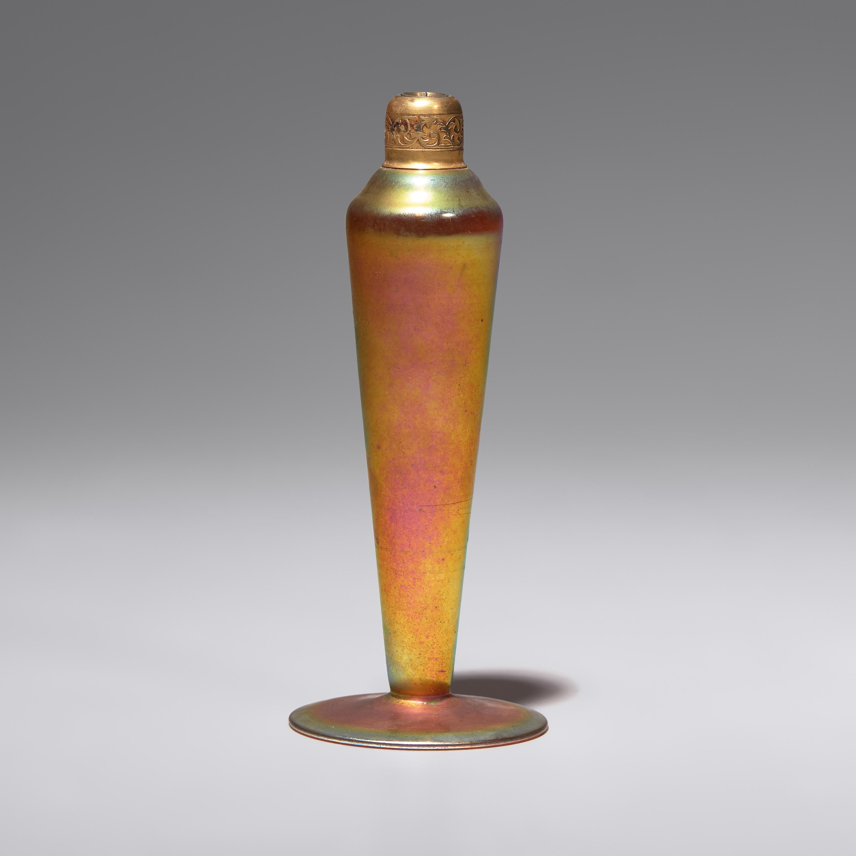 Bud vase for DeVilbiss
