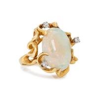 YELLOW GOLD, OPAL AND DIAMOND RING