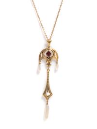 GARLAND FISHER CO., ART NOUVEAU, YELLOW GOLD, GARNET AND PEARL PENDANT/NECKLACE