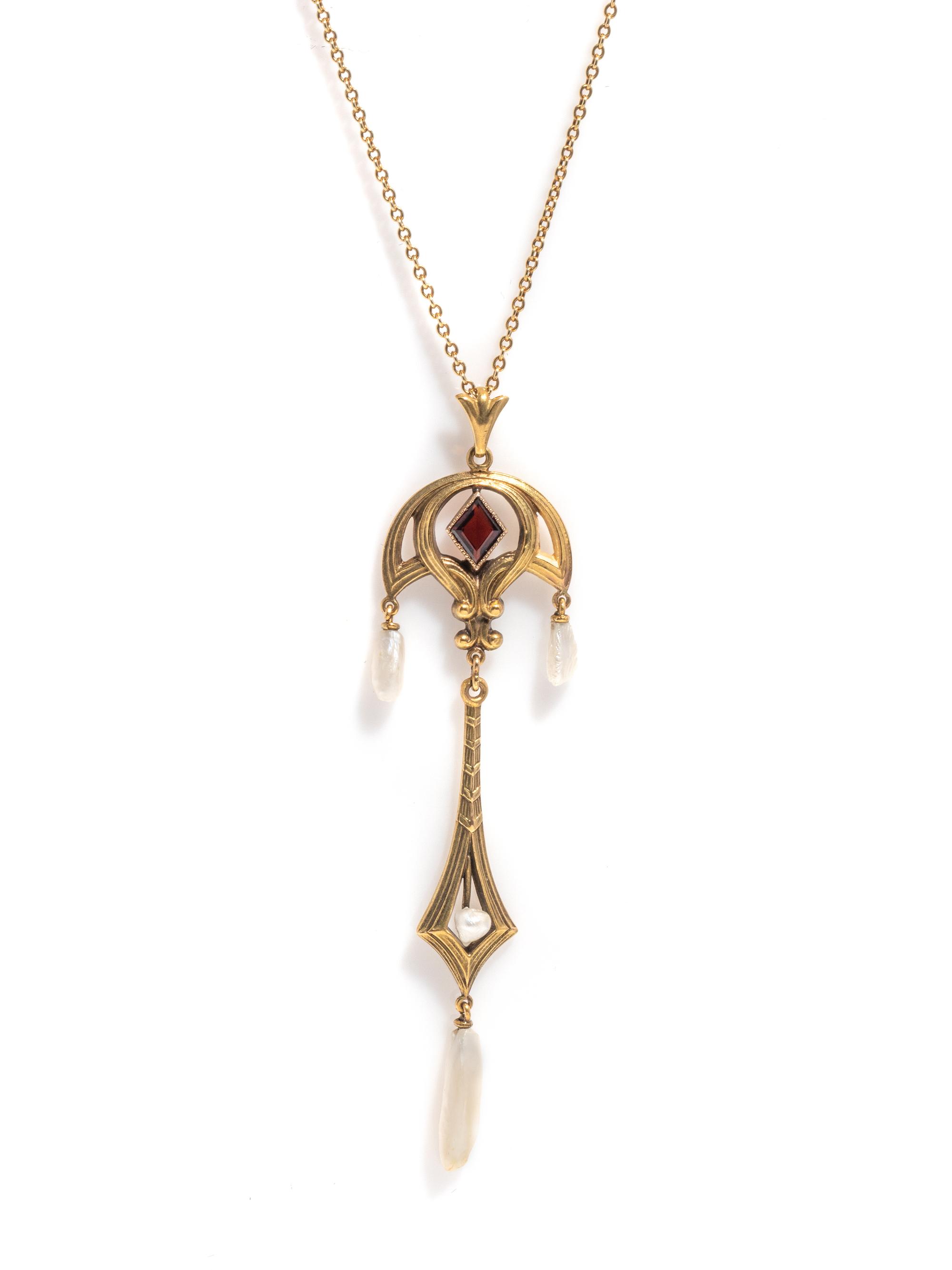 GARLAND FISHER CO., ART NOUVEAU, YELLOW GOLD, GARNET AND PEARL PENDANT/NECKLACE