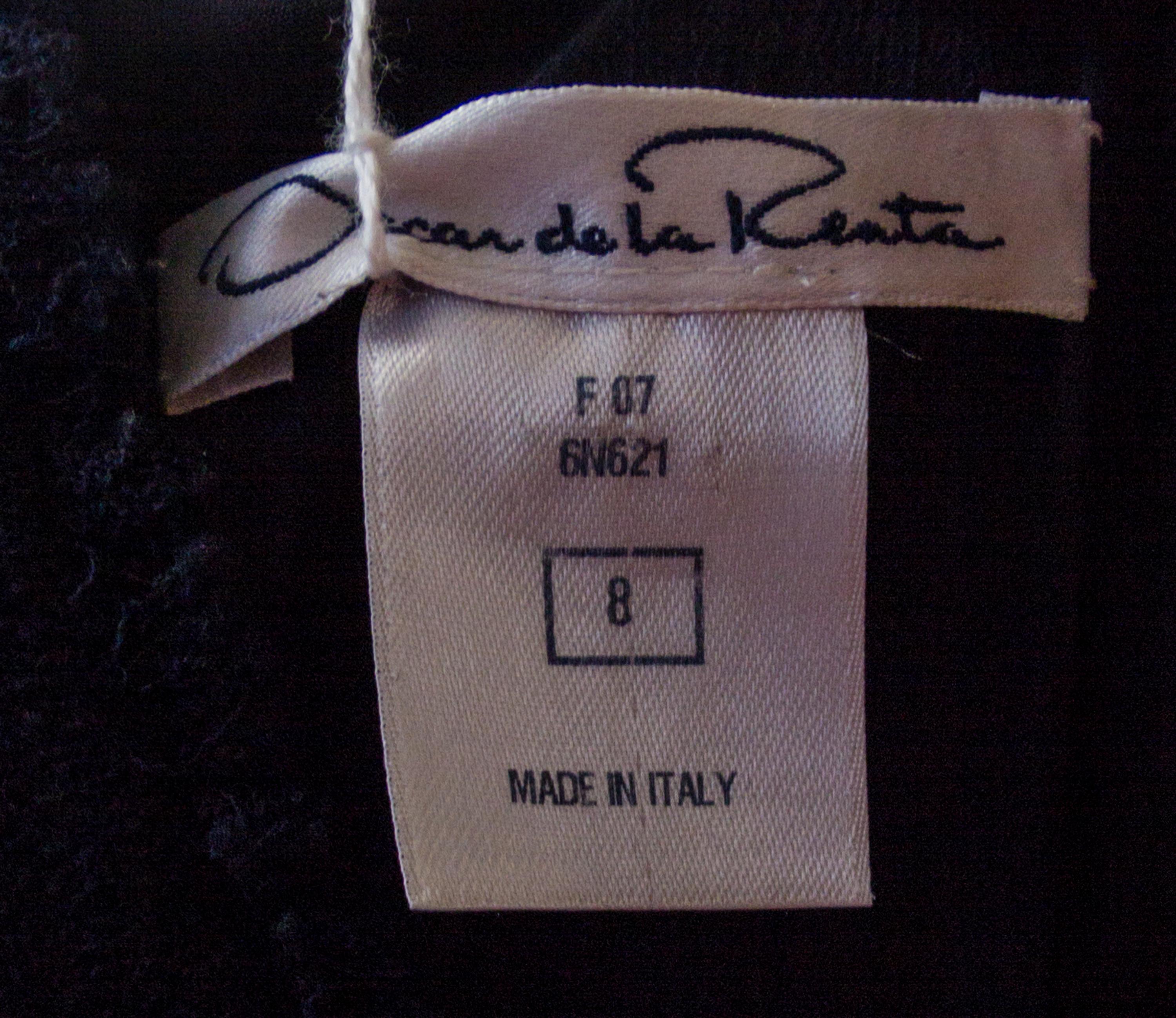 An Oscar de le Renta Navy Wool Sleeveless Shift Dress, Size 8.