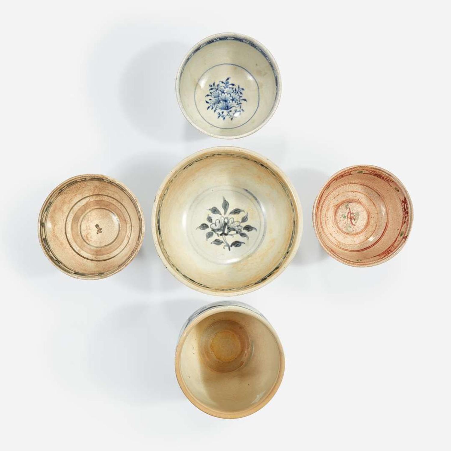 Group of five Vietnamese bowls and vessels Le dynasty 15th/16th century