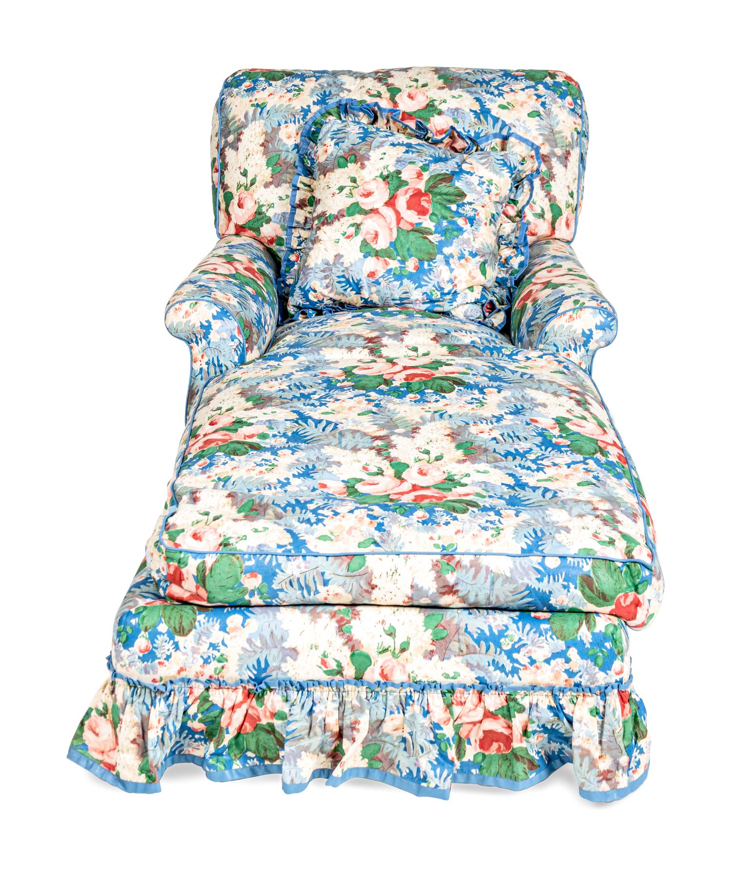 A Victorian Chintz-Upholstered Mahogany Chaise Longue