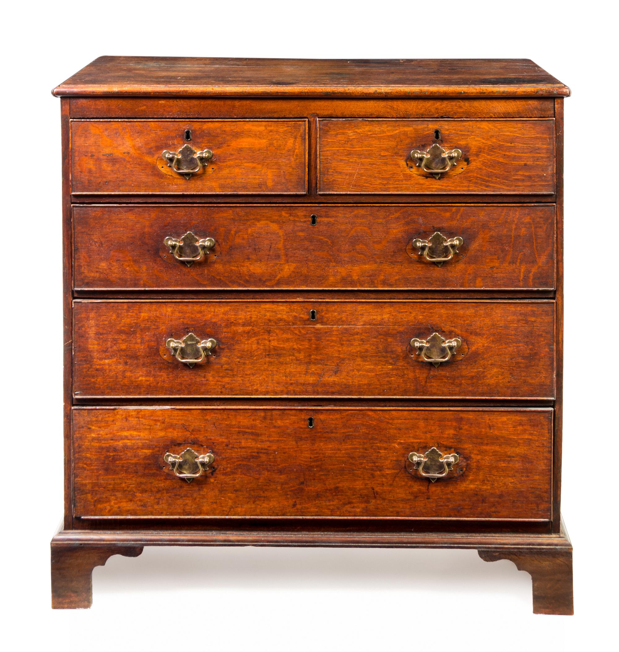 A George III Mahogany Chest of Drawers Height 40 3/4 x width 37 5/8 x depth 18 1/2 inches. — 19TH CENTURY