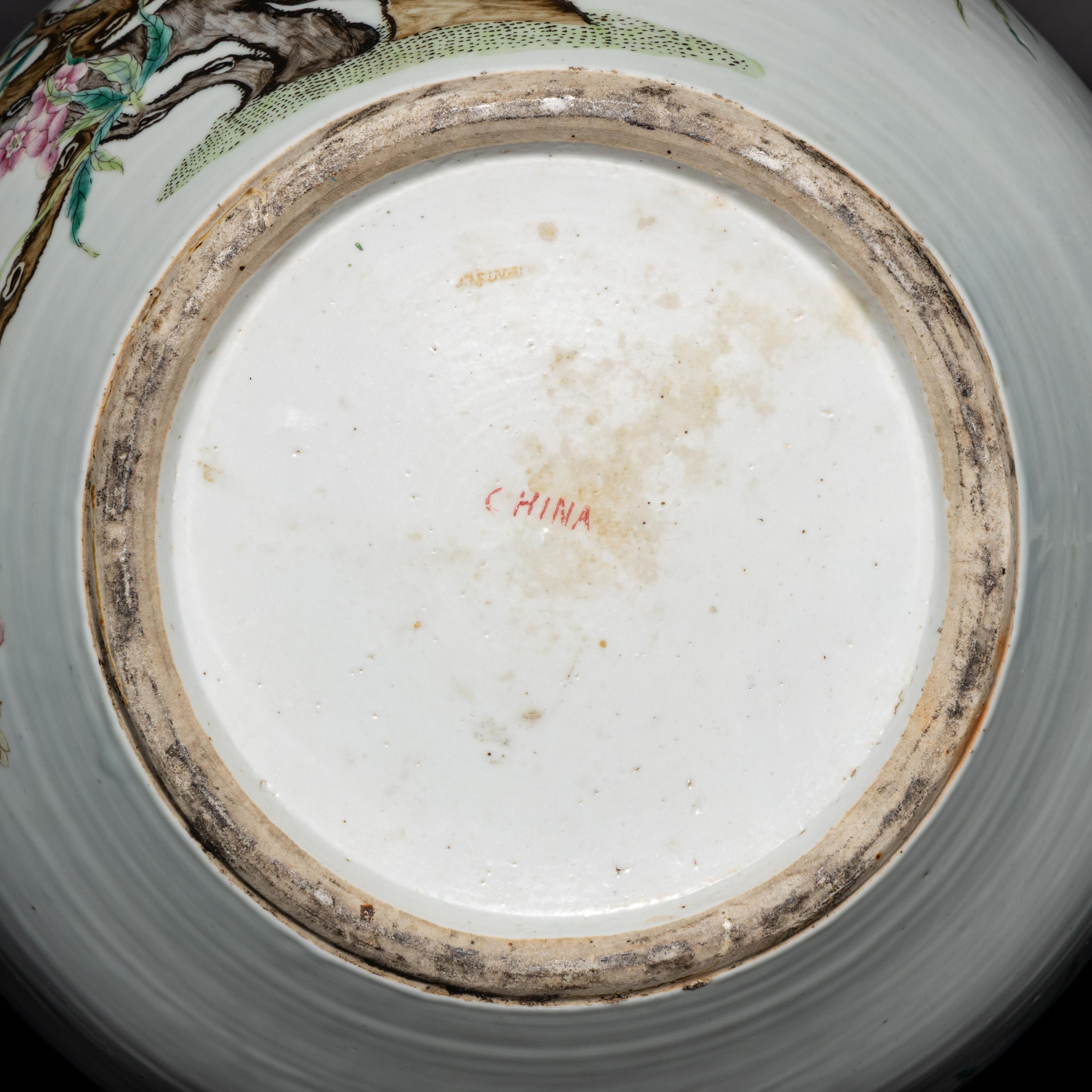 A Large Chinese Famille Rose Porcelain 'Nine Peaches' Tianqiuping Vase, Late Qing Dynasty — 清晚期 粉彩九桃大天球瓶