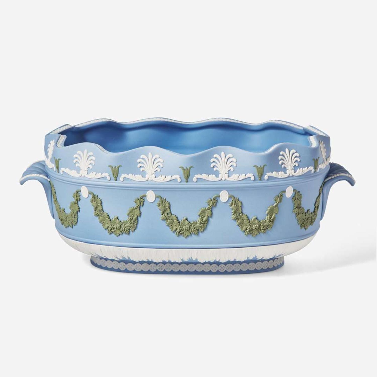 A Wedgwood Tricolor Jasperware Montieth Bowl UK, late 20th century