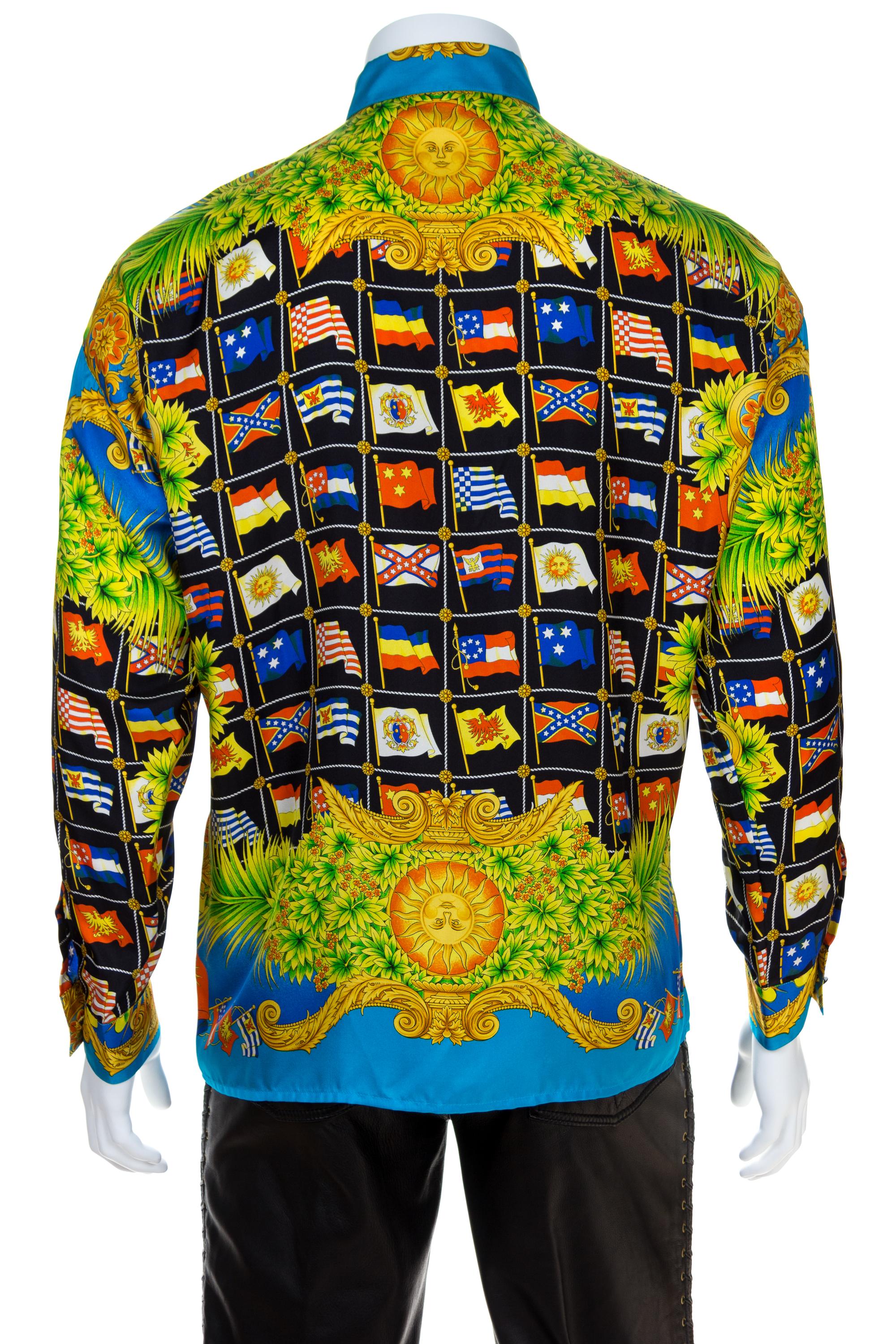 A Gianni Versace Silk Print Shirt, Size 50.