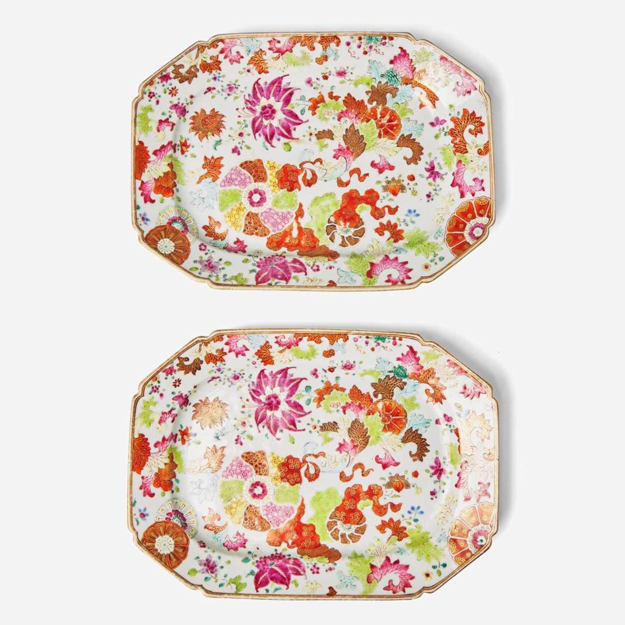 A pair of Chinese export porcelain "Pseudo Tobacco Leaf" octagonal trays 外銷瓷八方“煙草葉”瓷盤一對 Late 18th to early 19th century ???????????