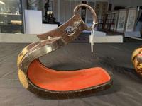 A pair of Japanese lacquered stirrups and a Negoro-style red-lacquered stand 日本漆器马扎及马镫一对 Edo to Meiji period ?????