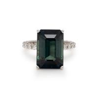 SAPPHIRE AND DIAMOND RING